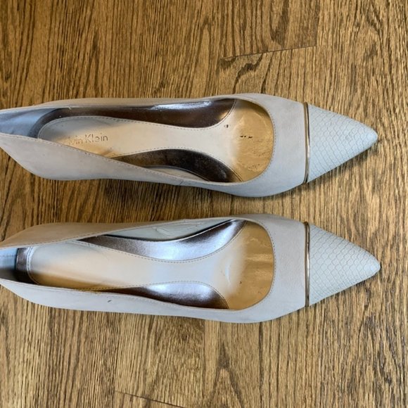 Calvin Kleing Tan Suede shoe Nalene - size 8.5M - Picture 1 of 4